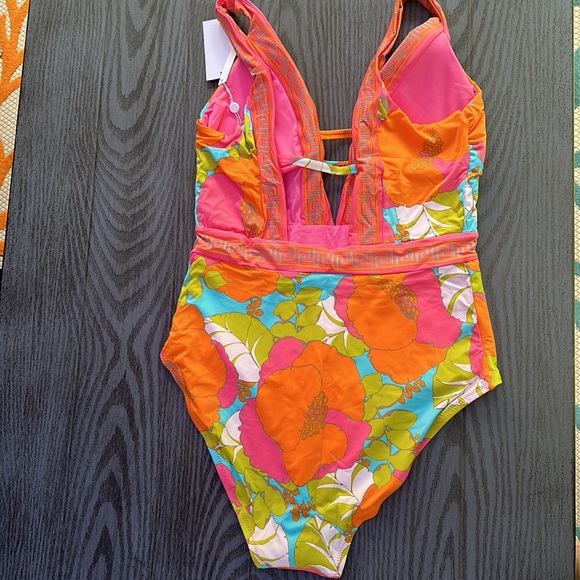Trina Turk One Piece Swimsuit- New with tags 🌴🌴 - Picture 8 of 10